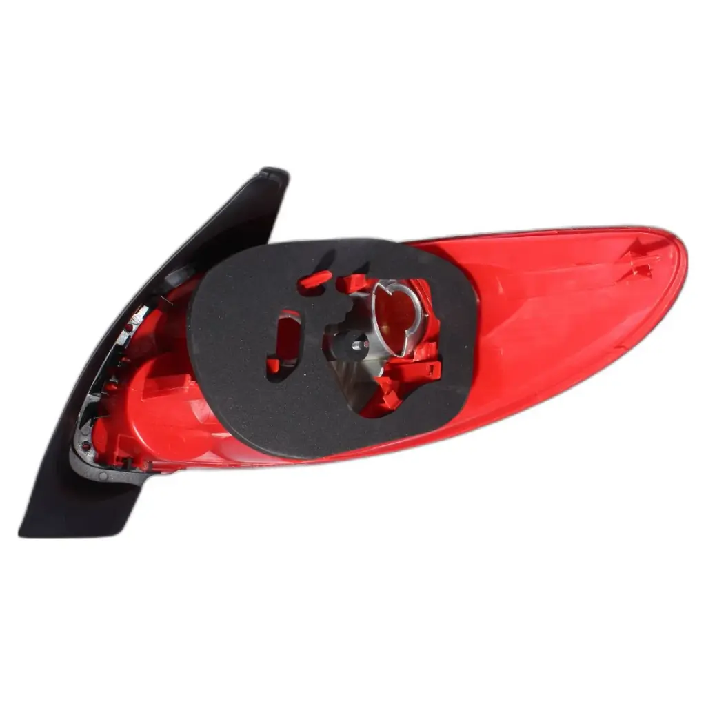 FAROL TRASERO PEUGEOT 206 1.4,1.6 04-10 IZQUIERDO  TW  UB7A2