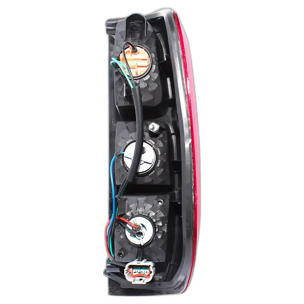 FAROL TRASERO NISSAN NAVARA 07-13 IZQUIERDO  TW (26555-EB70A) UB5C1