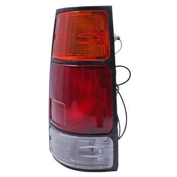 FAROL TRASERO CHEVROLET LUV 89-96 NEGRO DERECHO  TW UB26C1