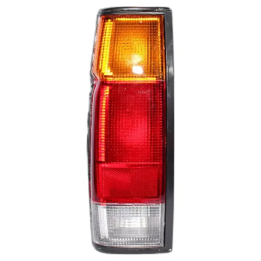 [5432] FAROL TRASERO NISSAN D21/N2000 85-01 IZQUIERDO  CH (26555-25G60) UB26D1